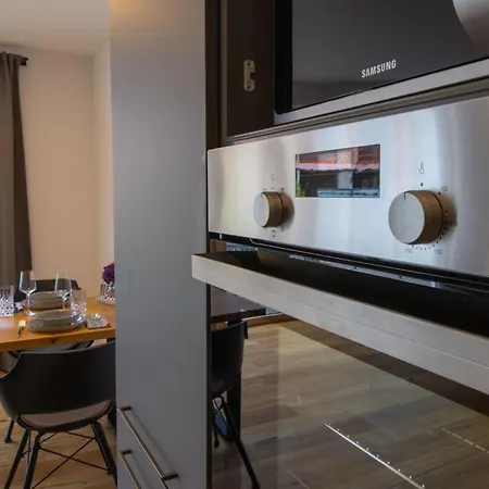 1 Apartment